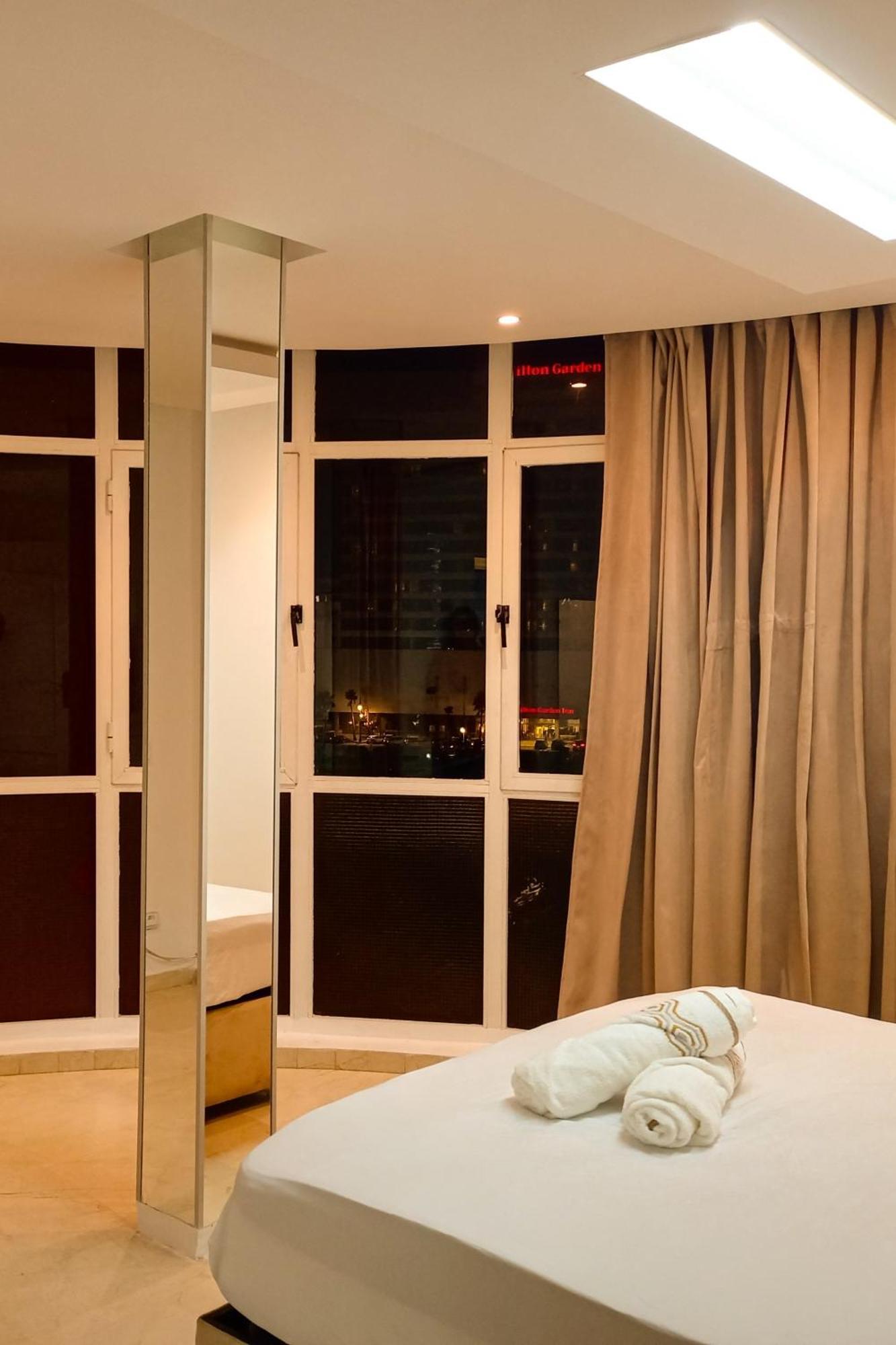 Amazing Appartement Au Centre Ville En Face Hilton & Gare Train De Tgv De Tanger 2N Luaran gambar